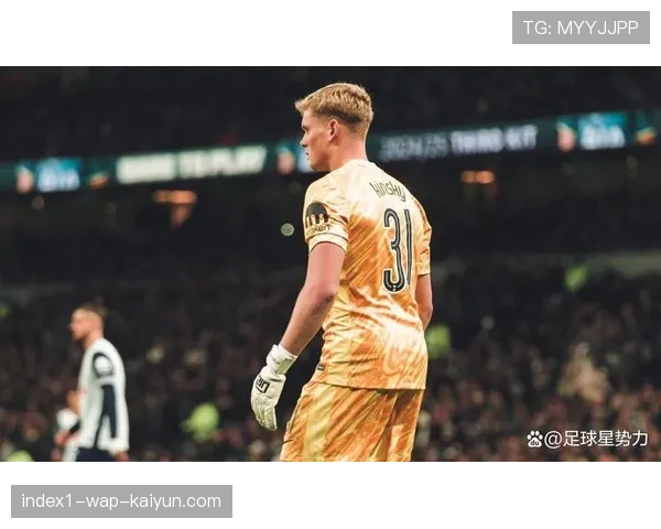 维卡里奥多次扑救难阻败局 热刺门将面对枪手狂攻无力回天